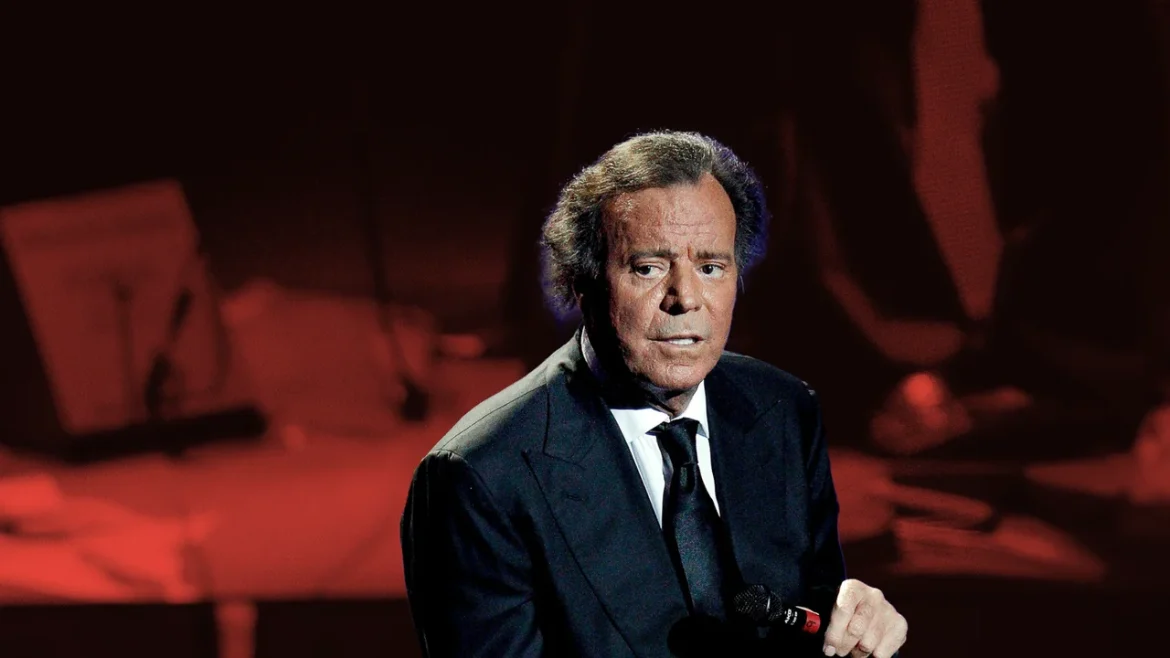 Julio Iglesias contrata abogado tras denuncia por abusos