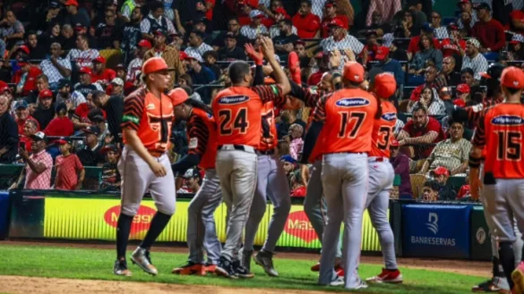 Toros ganan con boleto y reviven la Serie Final
