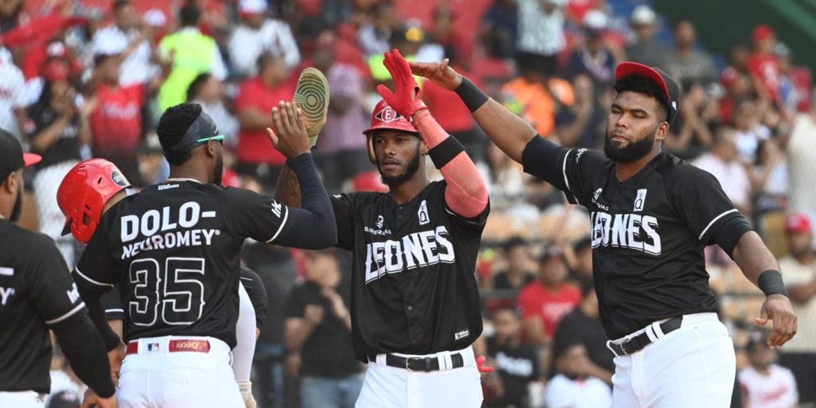 Leones dominan la semifinal y ponen presión a Toros, Águilas y Gigantes