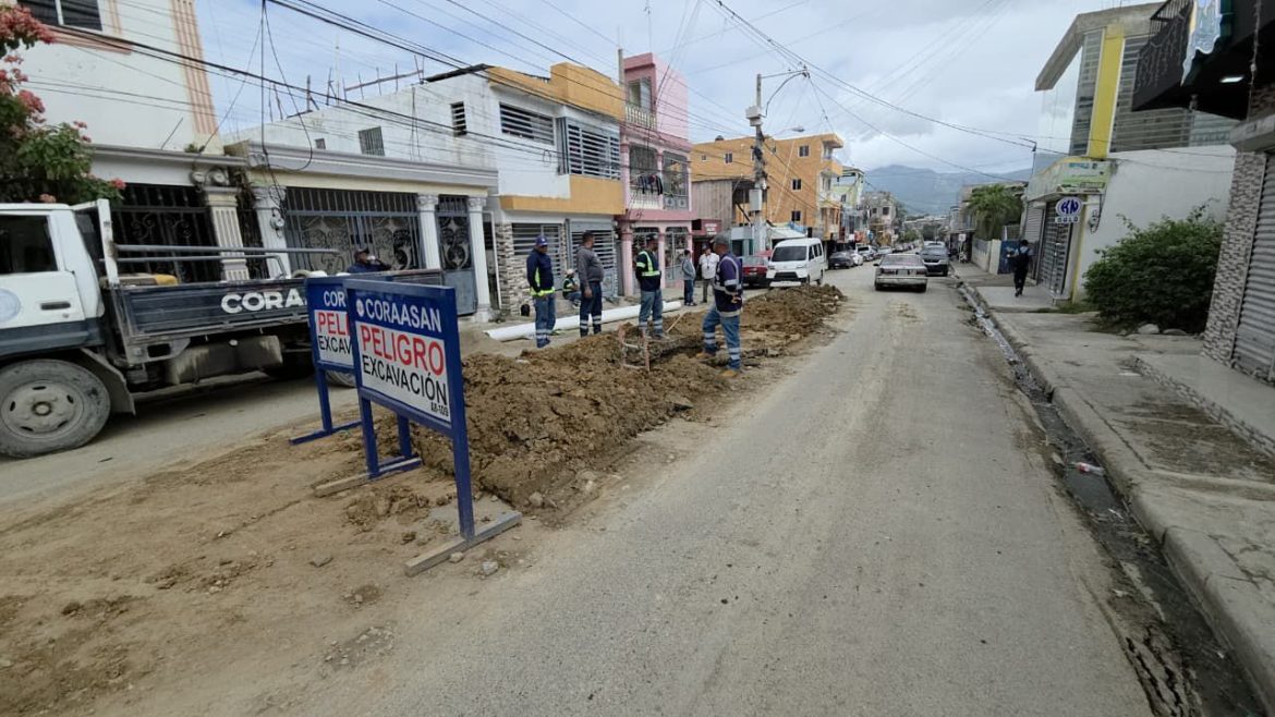 Coraasan sustituye tramo alcantarillado sanitario en Santiago Oeste